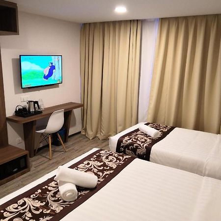 Hotel Lolex Kuchai Lama Куала Лумпур Екстериор снимка