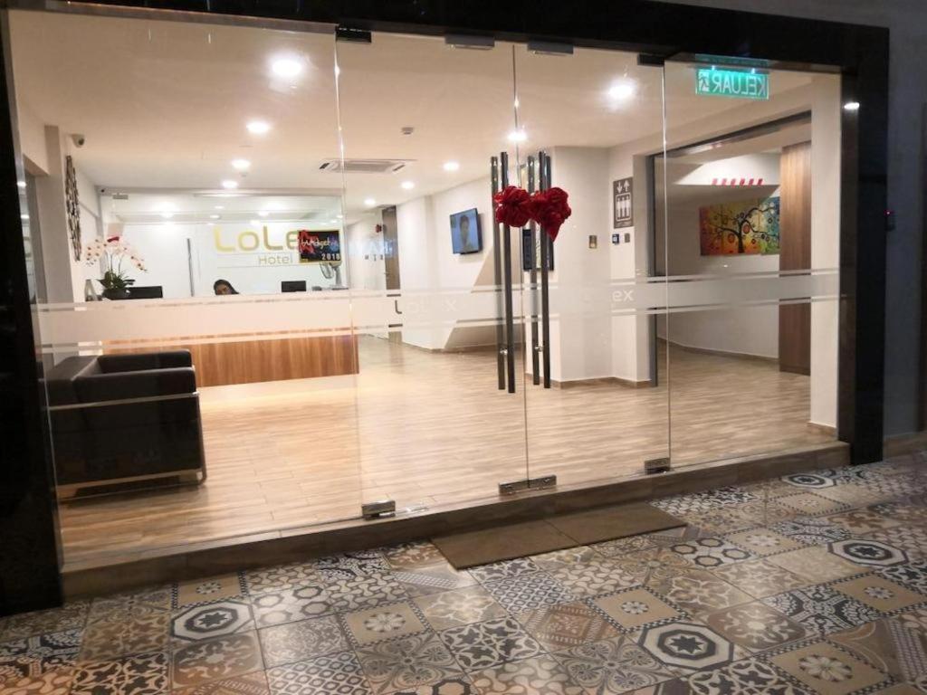 Hotel Lolex Kuchai Lama Куала Лумпур Екстериор снимка