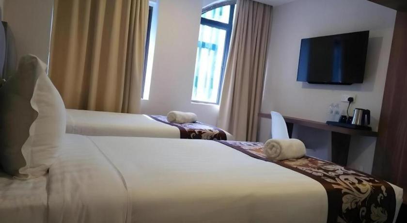 Hotel Lolex Kuchai Lama Куала Лумпур Екстериор снимка