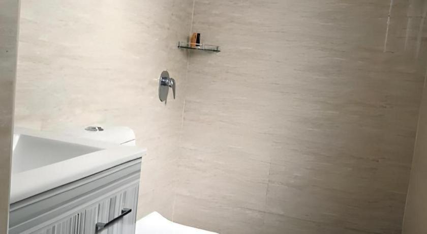 Hotel Lolex Kuchai Lama Куала Лумпур Екстериор снимка