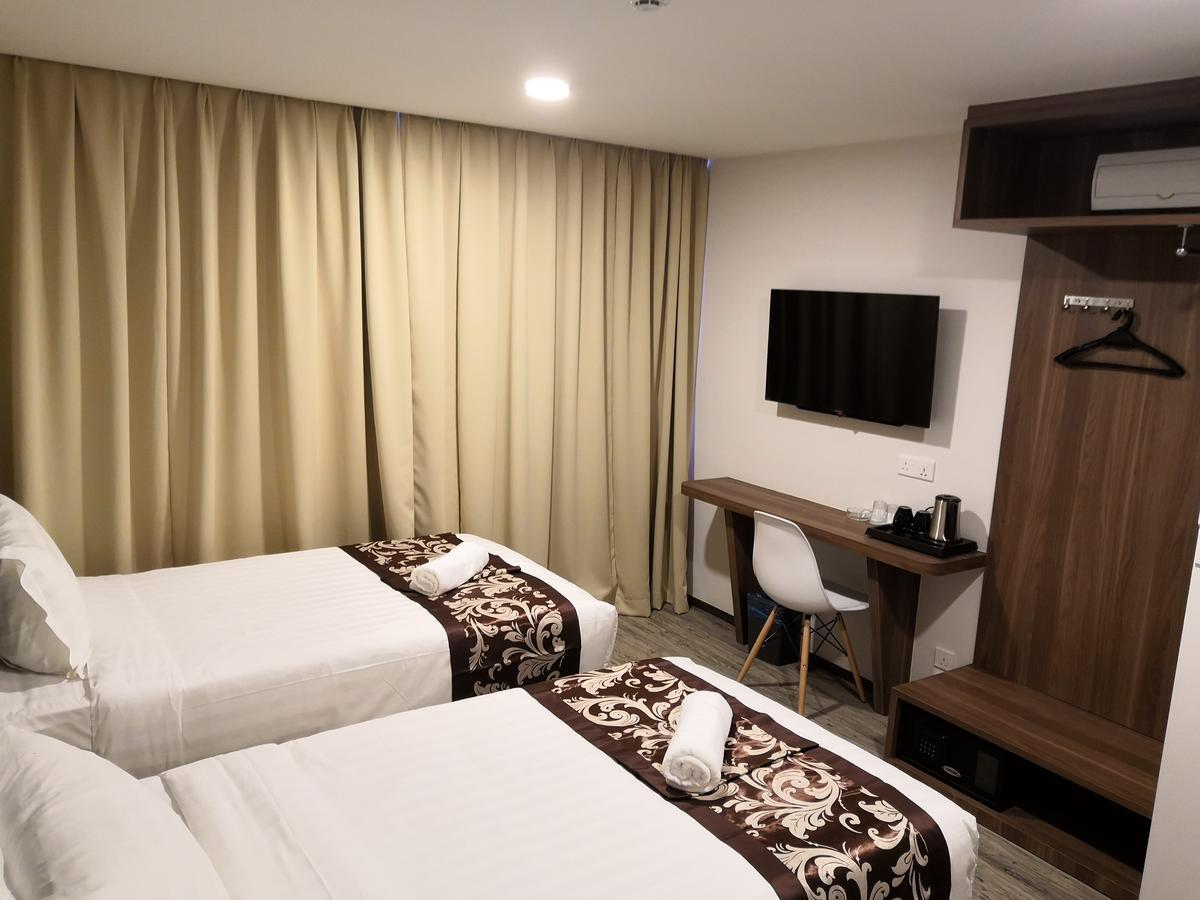 Hotel Lolex Kuchai Lama Куала Лумпур Екстериор снимка