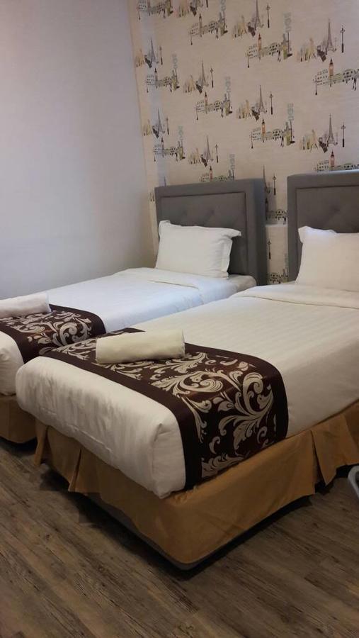 Hotel Lolex Kuchai Lama Куала Лумпур Екстериор снимка