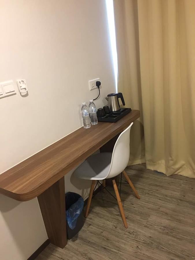 Hotel Lolex Kuchai Lama Куала Лумпур Екстериор снимка